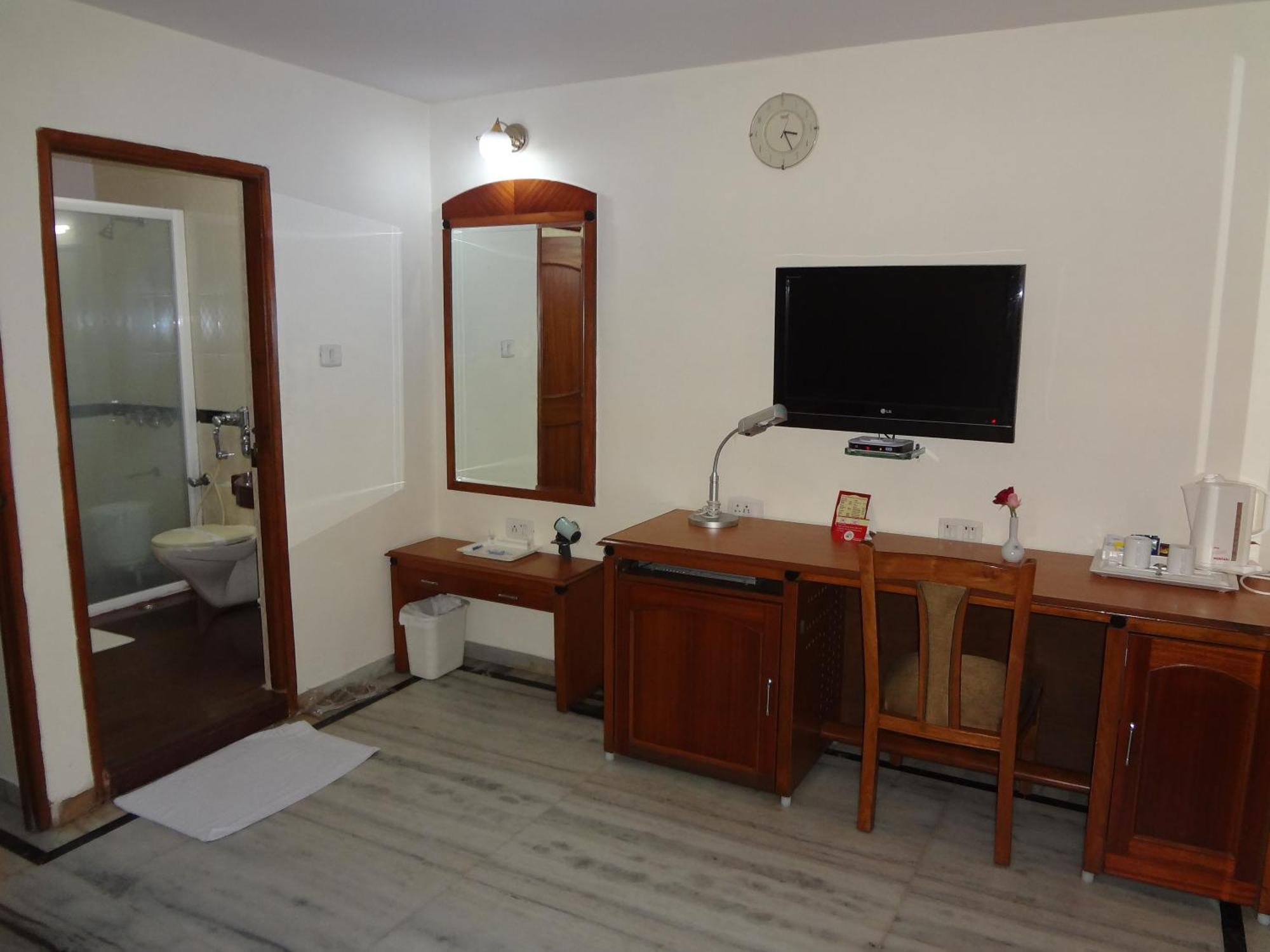 Daspalla Executive Court Visakhapatnam Exteriör bild