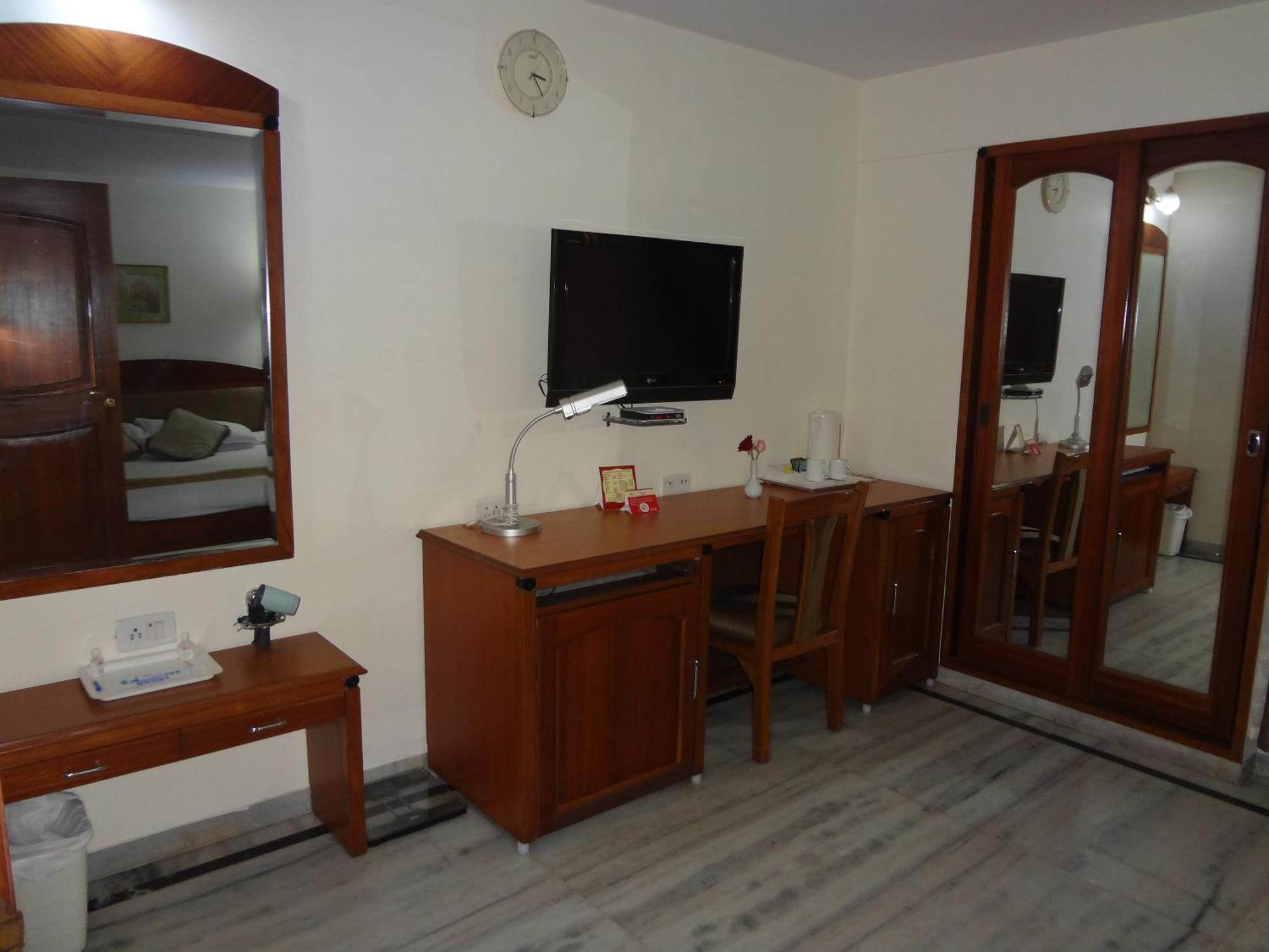 Daspalla Executive Court Visakhapatnam Exteriör bild