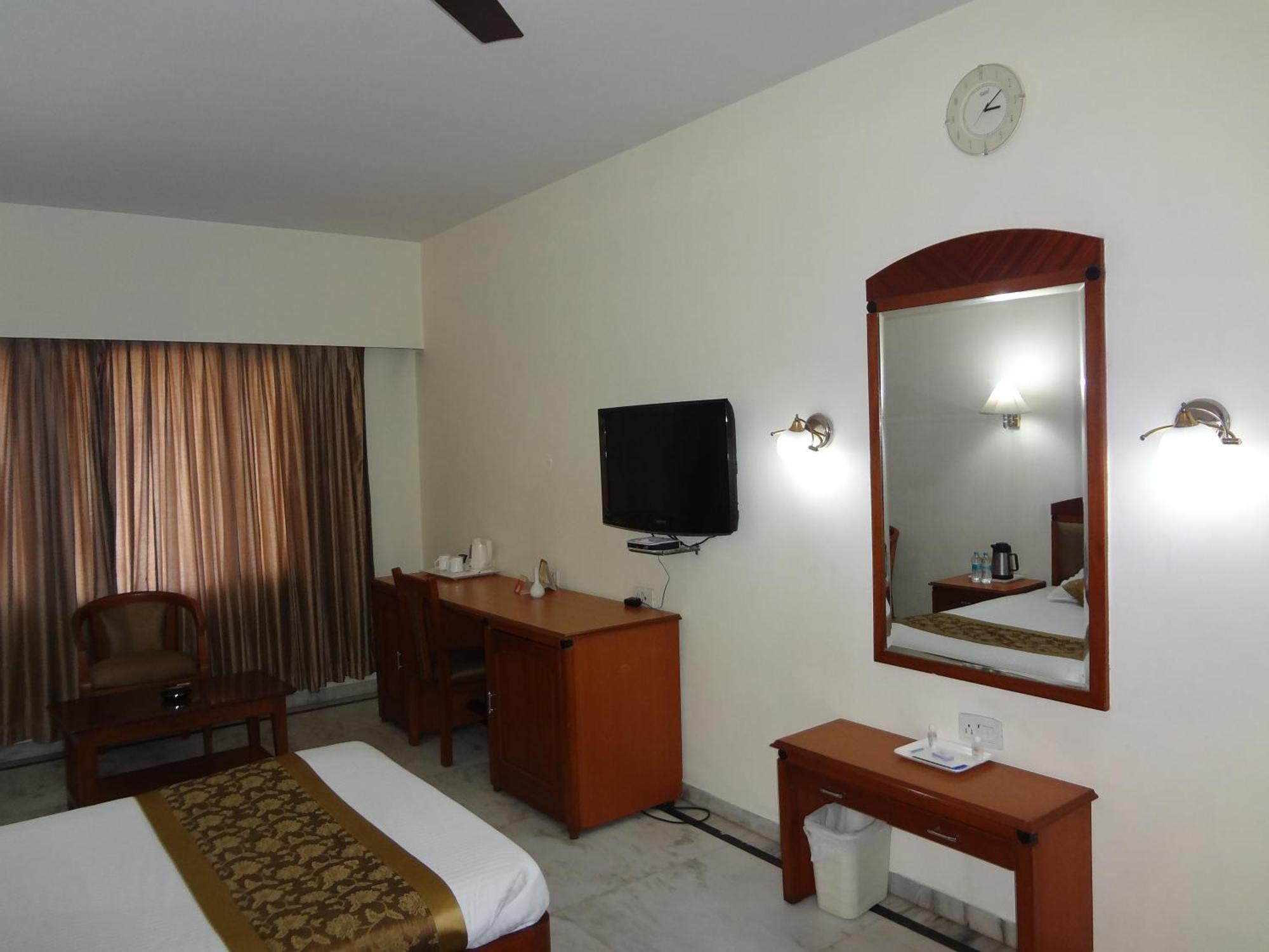 Daspalla Executive Court Visakhapatnam Exteriör bild