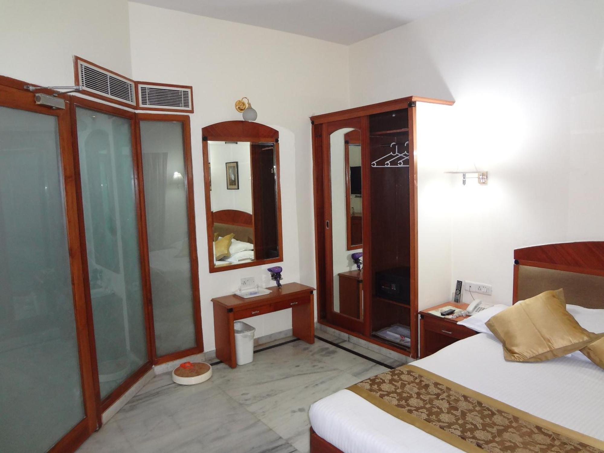 Daspalla Executive Court Visakhapatnam Exteriör bild