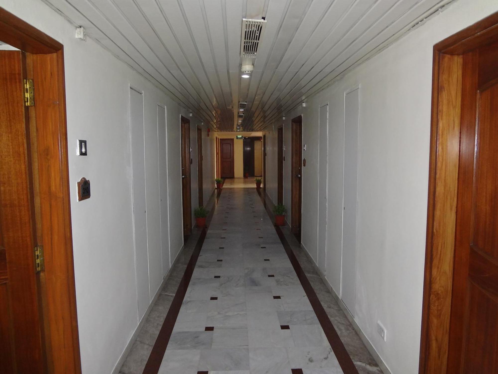 Daspalla Executive Court Visakhapatnam Exteriör bild
