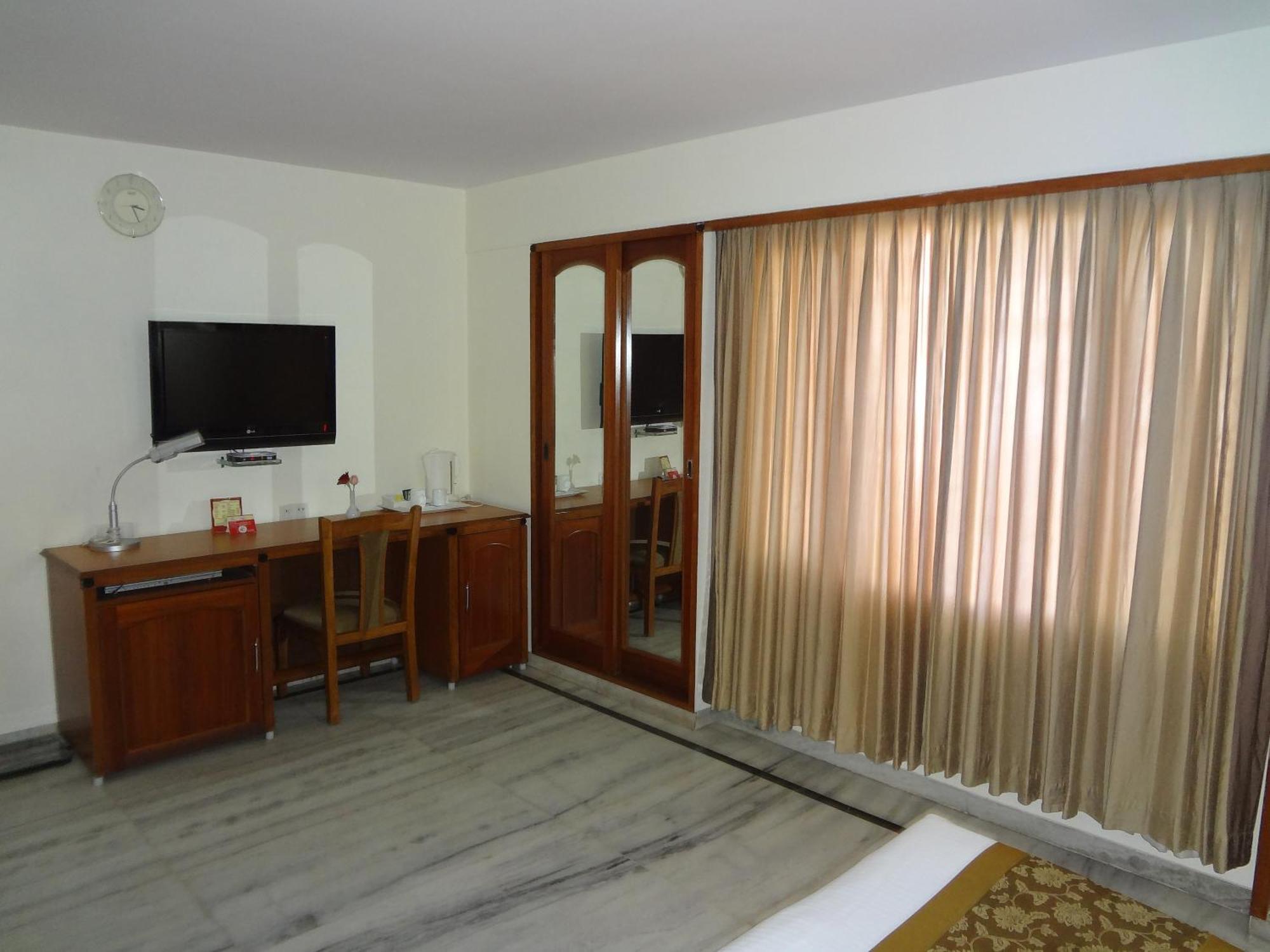 Daspalla Executive Court Visakhapatnam Exteriör bild