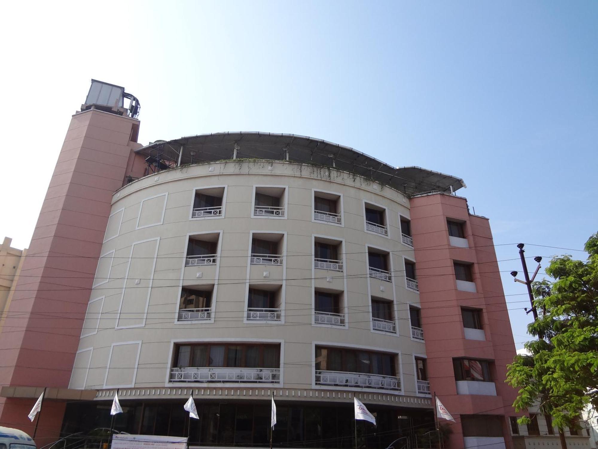 Daspalla Executive Court Visakhapatnam Exteriör bild